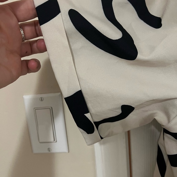 Abstract Patterned Black and Cream button up Shirt - Picture 3 of 3